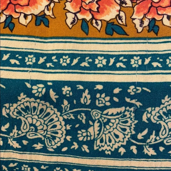 Unique patterned tunic - Picture 8 of 8